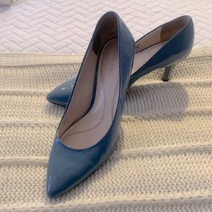 Tahari pumps, blue, gray, size 7, Patent leather
